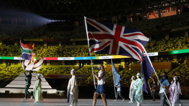 Athletes enter the stadium for the closing ceremony. 