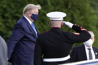 President Donald Trump arrives at Walter Reed National Milirary Medical Centre. 