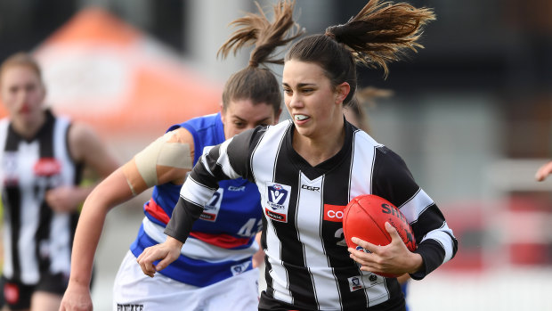 Collingwood's Chloe Molloy in action in September this year.