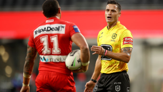 Henry Perenara ruled 10 six-agains in the Dragons Bulldogs match on Monday.
