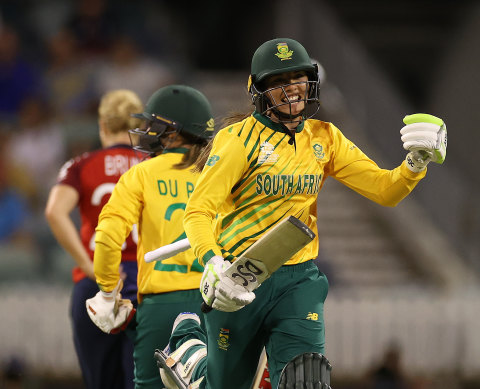Mignon du Preez guides South Africa to victory over England in the T20 Cricket World Cup at the WACA on Sunday night.