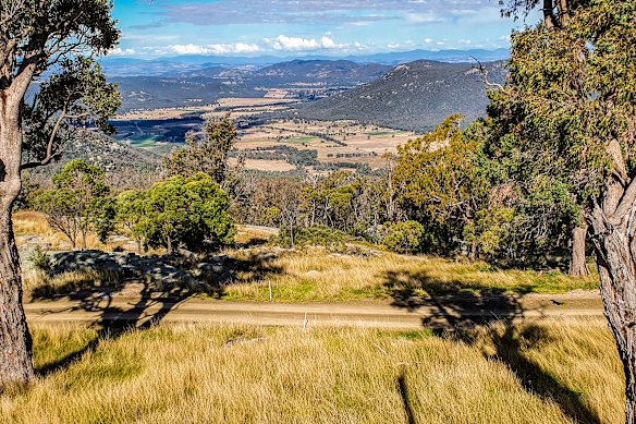 If you’re venturing through unfamiliar terrain, ensure you fully understand your route and have a clear departure plan. 