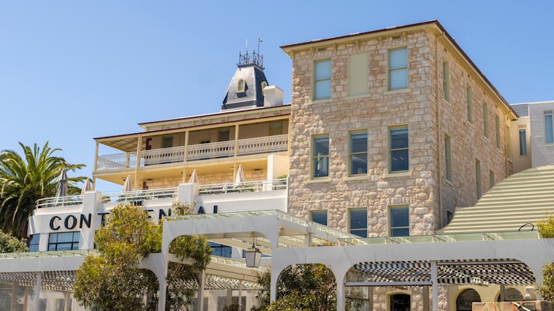 Brawl over Sorrento pub ownership draws in billionaire Smorgon family