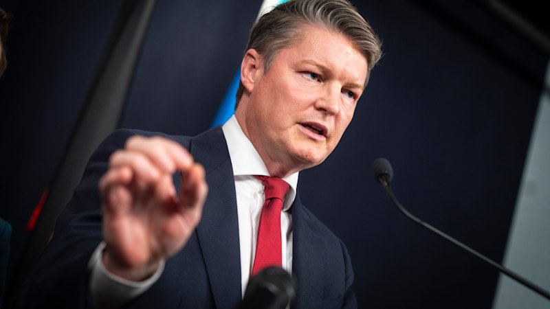 Victoria integrity agency faces staff cuts despite Premier Ben Carroll’s integrity pledge