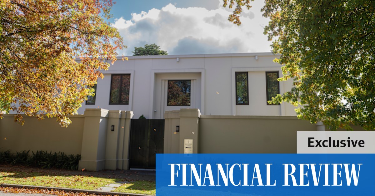Luxury property: Avri and Michael Alfasi have sold their Toorak home for $34 million, while golfer Adam Scott lists Rockhampton block for $10 million - Vimarsana News