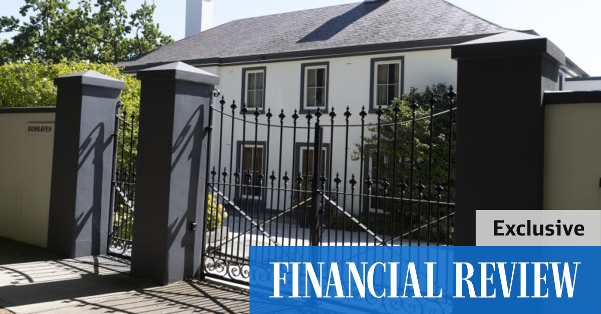 Melbourne luxury property: Ex-Premier Investments CEO Mark McInnes pays $36m for Toorak mansion - Vimarsana News