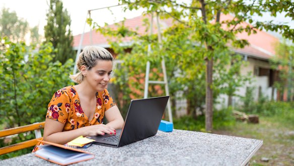 Workers should not have to absorb increasing commuting costs when their work can be done at home, the finance union says.