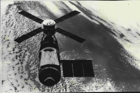 A view of the Skylab space station. 