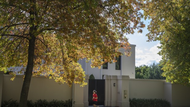 Chinese buyers on private jets lining up for mansions in Melbourne’s Toorak