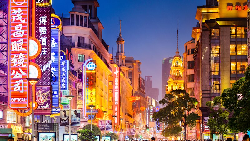Visitors report limited modern smartphone services in a “futuristic” nation
