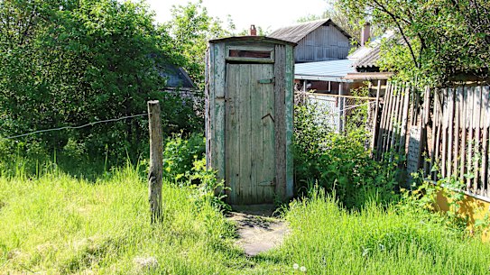 There’s hardly a great Australian book that doesn’t feature exterior sanitation.