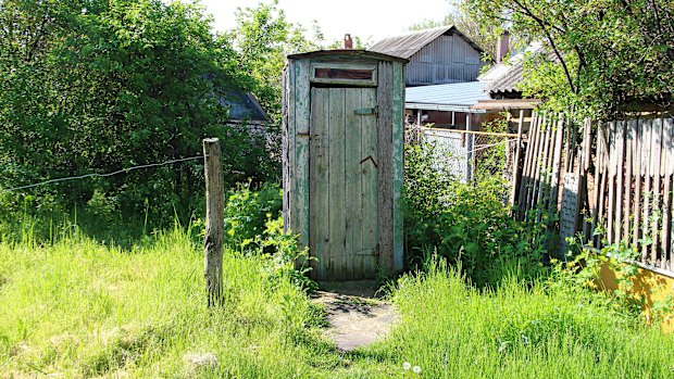 There’s hardly a great Australian book that doesn’t feature exterior sanitation.