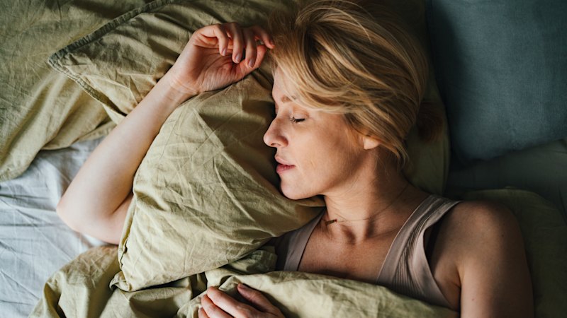 Study finds weekend sleep-ins may improve health by reducing weekday sleep debt