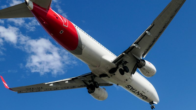Frequent flyer booking rules: points pricing differs from cash fare patterns