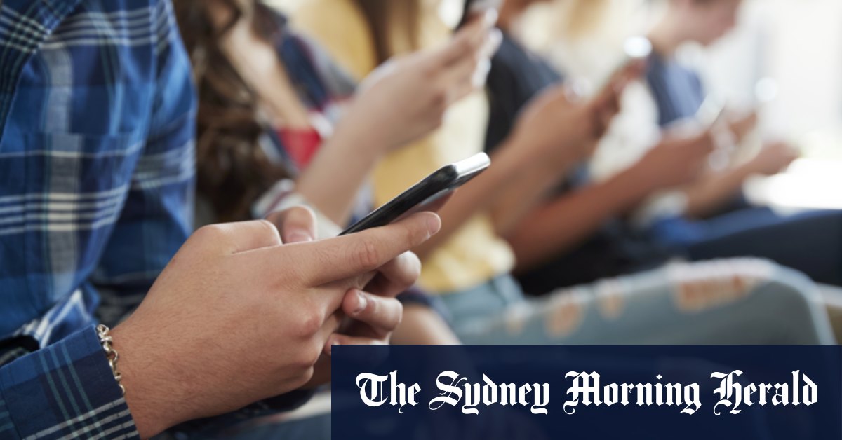 SCEGGS bans students using mobiles as schools battle online dependence – Sydney Morning Herald