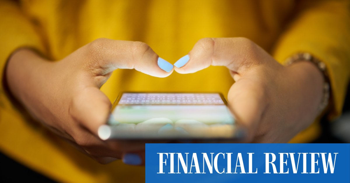 How your social media habits affect your children's - Vimarsana News