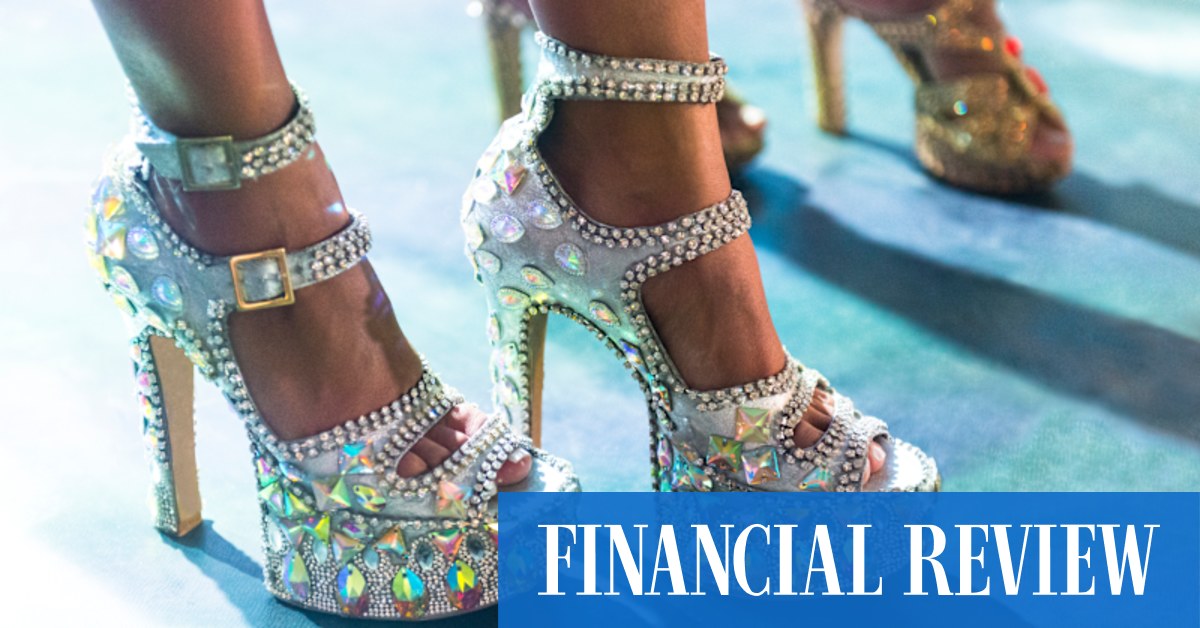For him, gangly lamps. For her, sparkling samba heels - Vimarsana News