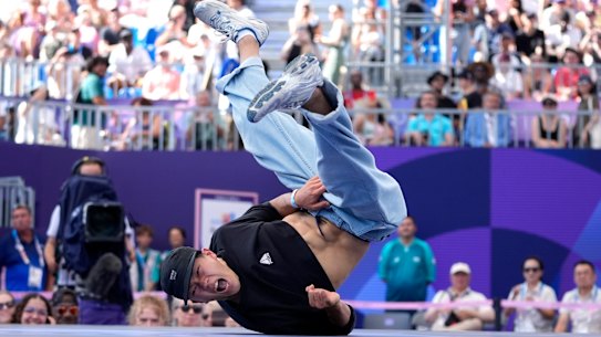 Paris Olympics 2024: Diver disaster in marathon as Hassan makes history