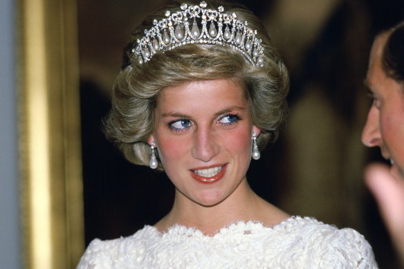 Diana, Princess of Wales, wearing the Lover’s Knot Tiara on a 1985 visit to Washington.