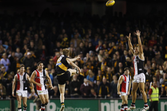 Jack Riewoldt launches into his kick after the final siren.