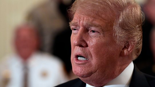 Top Trump aides rush to disavow NYTimes 'resistance' article