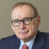 Bob Carr pens global letter that highlights government's resistance to climate change