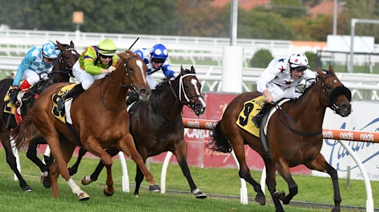 Horse racing will be allowed to race on Good Friday in Victoria after a prohibition was lifted in Parliament on Tuesday.