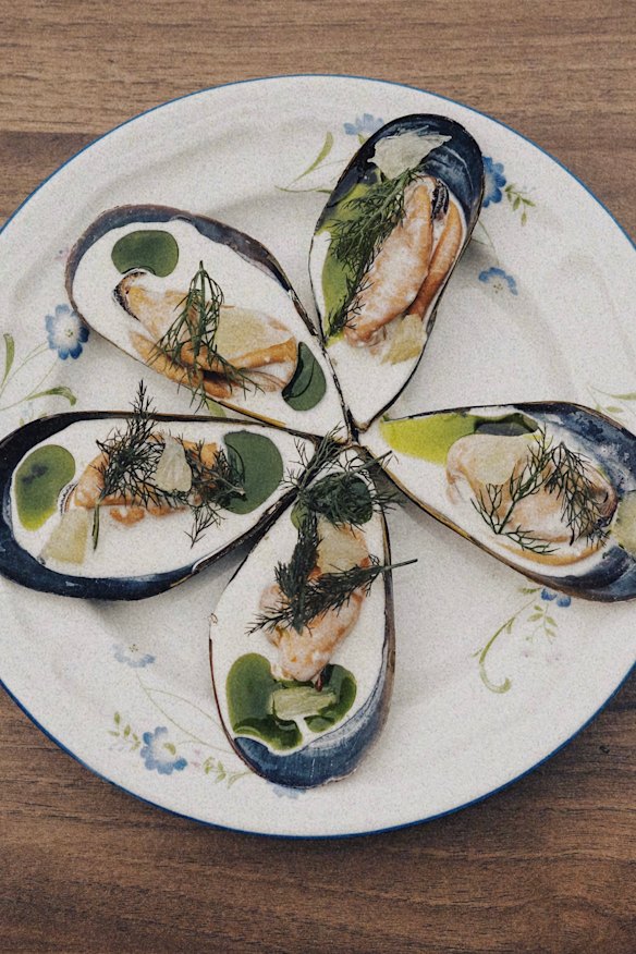 Moules glacées with wild garlic and fennel.