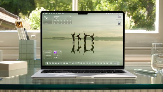 Many elements in the new software can be customised to be transparent.