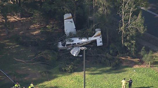 Un aereo leggero si è schiantato vicino a una scuola elementare a Bossley Park