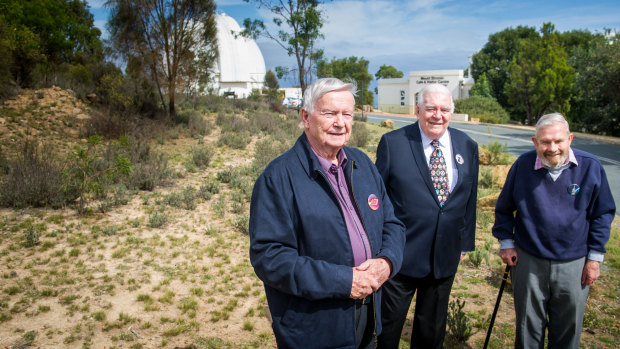John Saxon, Mike Dinn and Hamish Lindsay worked at Honeysuckle Creek during the moon landing in 1969. 