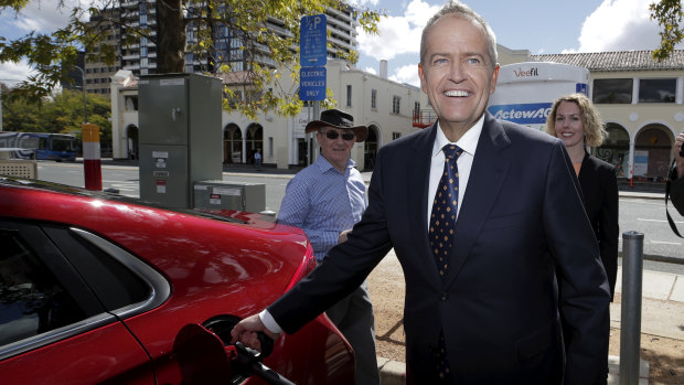 Opposition Leader Bill Shorten has pledged electric vehicles will comprise 50 per cent of new car sales by 2030.