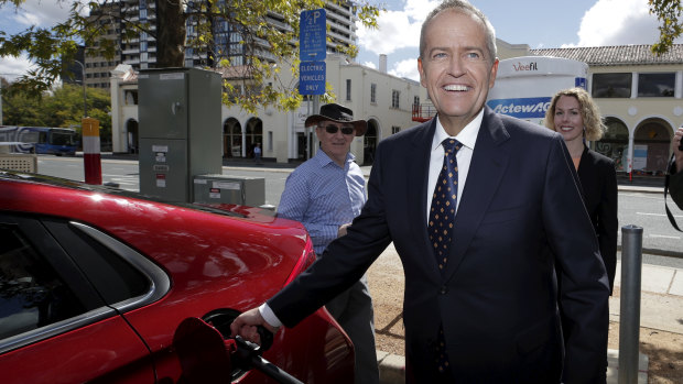 Opposition Leader Bill Shorten has been lampooned for suggesting electric vehicles can be charged in 8 minutes.