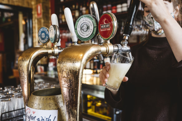 You would think bartenders love an orderly queue at pubs, but no, they don’t.