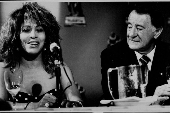 NSWRL boss Ken Arthurson and Tina Turner at the press conference unveiling Simply the Best as the game's anthem. 