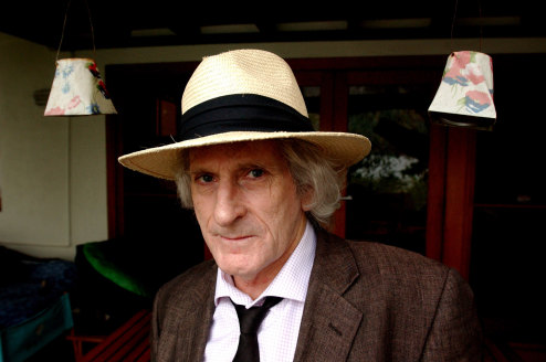 Author and poet Robert Adamson at home near Mooney Mooney, 2004.