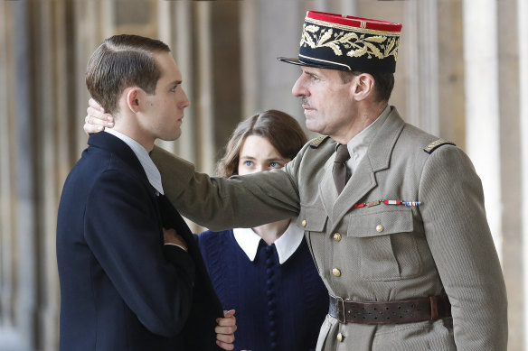 Felix Back and Lambert Wilson in de Gaulle.