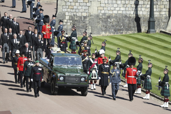 Land Rover rivals battle it out to be the royal familyâs new car