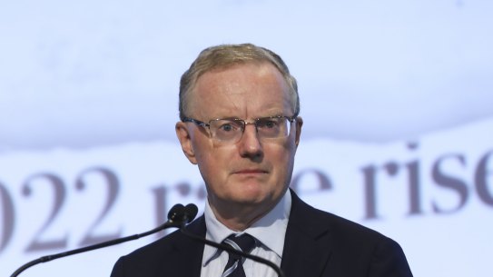 One group of experts are lining up to blame RBA Governor Phillip Lowe for the looming mortgage cliff, and the other is bagging homeowners for getting in over their head.