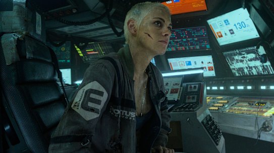 Kristen Stewart in Underwater.