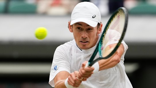 Alex de Minaur has lost just one set on his way to the quarters.