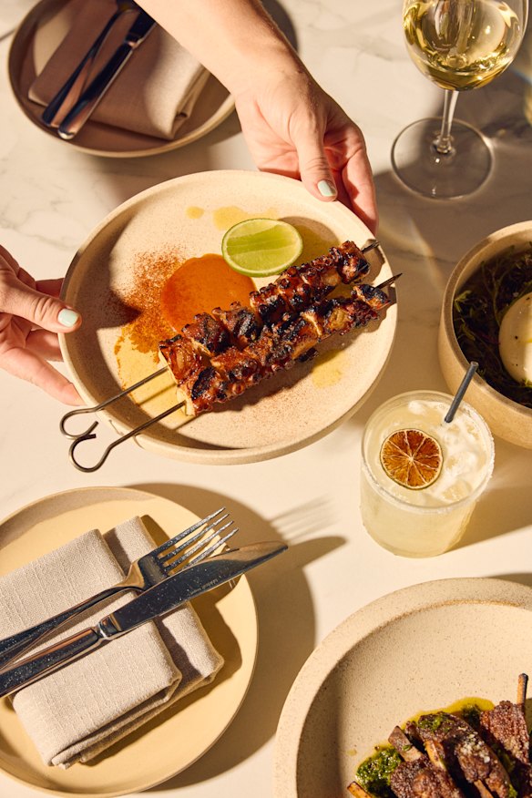 Snacks, large plates and cocktails are served in the evenings.