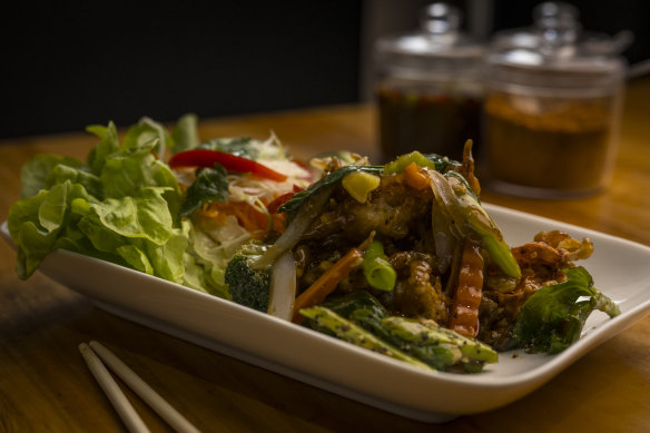 Soft-shell crab with black pepper sauce.