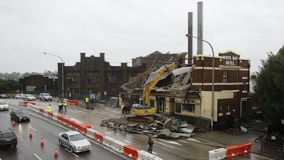 The White Bay Hotel on Victoria Road burned down in 2008. 
