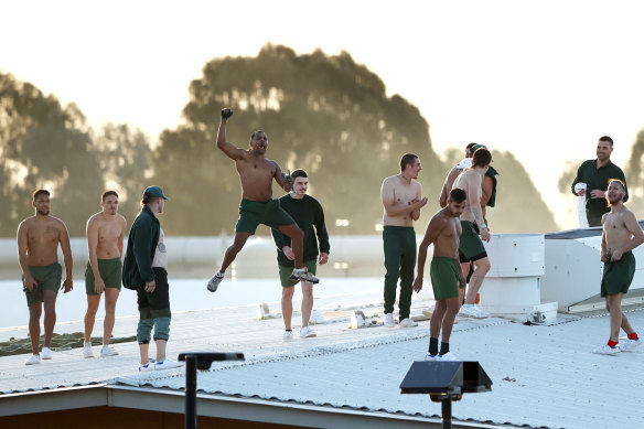 Prison inmates on the roof of Parklea Correctional Centre on Monday afternoon.