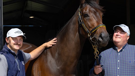 Jedibeel with trainer Brad Widdup (right) and Mulberry’s racing manager Lachlan Sheridan (left).