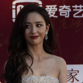 Tong Liya announced her divorce to her 40 million Weibo followers a year ago.