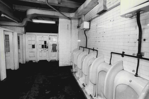 A file photo showing the public toilets on Sydney’s Park Street in 1986. Pretty sure I’ve been in this exact bathroom.