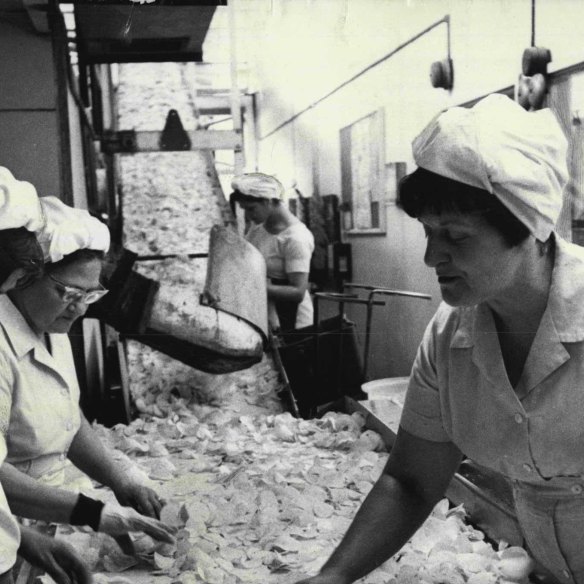 Women at work in 1971