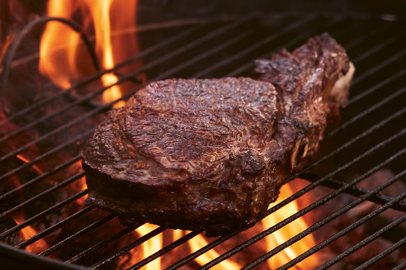 Grilling the perfect steak cheap